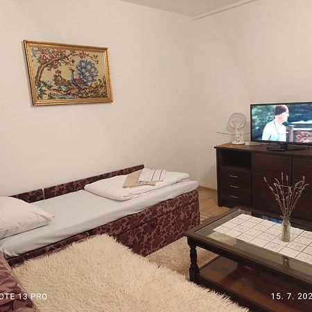 Apartment Safir - Free Parking Saraievo Exterior foto
