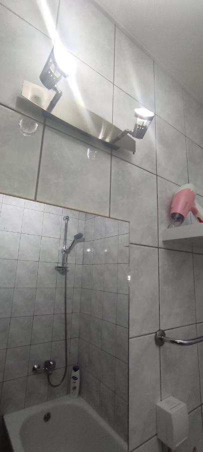 Apartment Safir - Free Parking Saraievo Exterior foto
