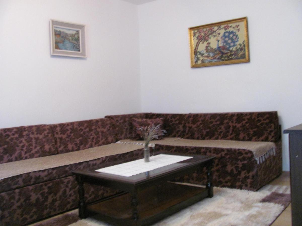 Apartment Safir - Free Parking Saraievo Exterior foto